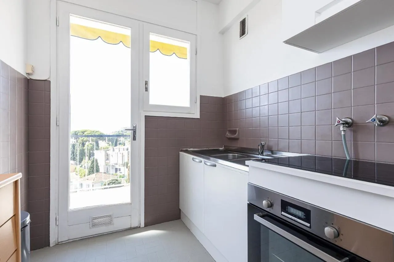 Open View Studio & Garage Nice Apartment